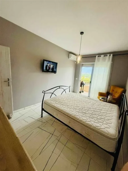 Tirane, jap me qera apartament 2+1 Kati 4, 130 m² 1.200 € (rruga hamdi sina)