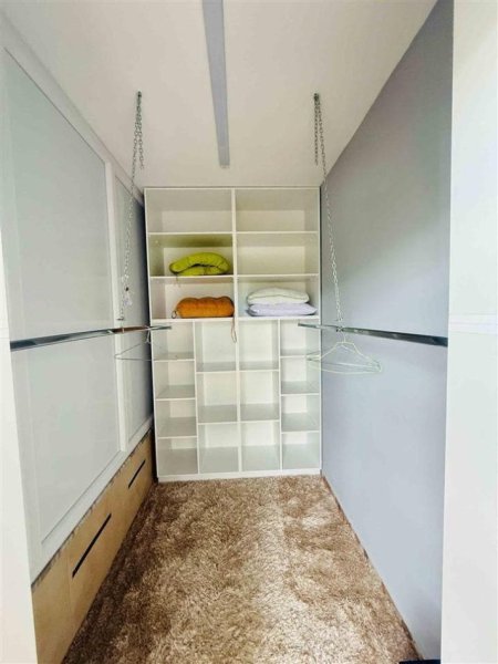Tirane, jap me qera apartament 2+1 Kati 4, 130 m² 1.300 € (rruga hamdi sina)