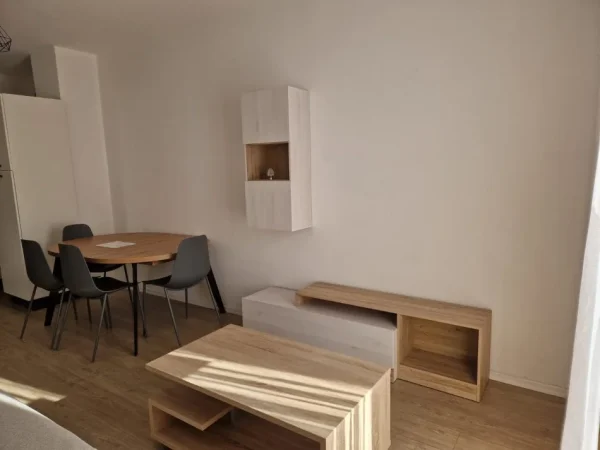 Tirane, jepet me qera apartament 1+1 Kati 1, 50 m² 350 € (Univers City,QTU)