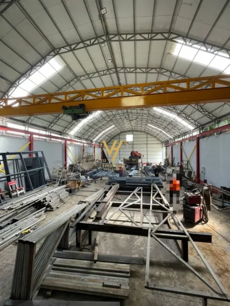 Tirane, shitet kapanon Kati 0, 700 m² 680.000 € (RRUGA PJETER BUDI)