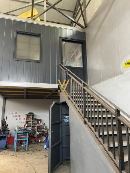 Tirane, shitet magazine Kati 0, 700 m² 680.000 € (RRUGA PJETER BUDI)