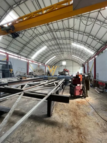 Tirane, shitet kapanon Kati 0, 700 m² 680.000 € (RRUGA PJETER BUDI)