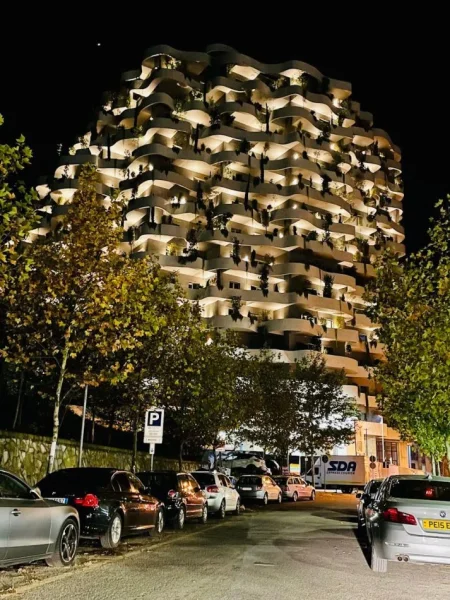 Tirane, shitet apartament 2+1+Ballkon Kati 2, 135 m² 330.000 € (STADIUMI AIR ALBANIA)