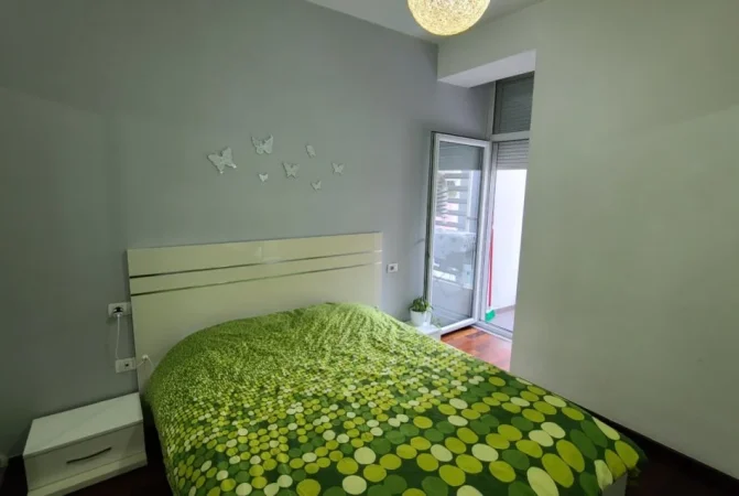 Tirane, jap me qera apartament 1+1+Ballkon , 64 m² 800 € (Rruga Tish Dahia)