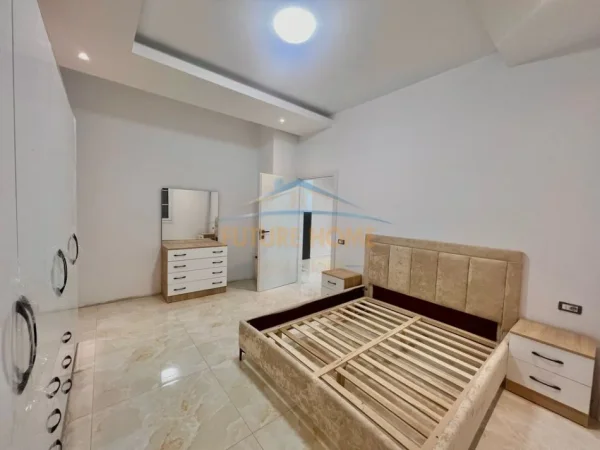 Tirane, jepet me qera apartament 2+1 Kati 1, 138 m² 550 € (BLLOKU I VILAVE, SELITE)