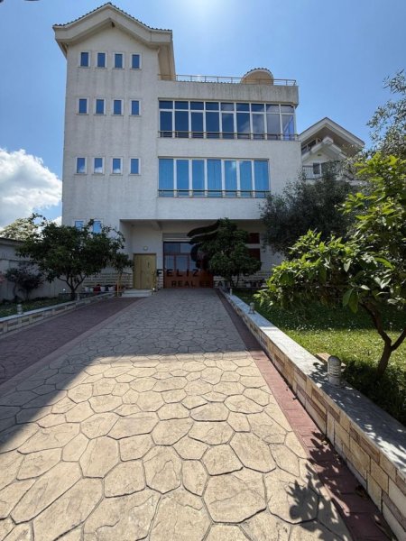 Tirane, jepet me qera ambjent biznesi Kati 0, 110 m² 800 € (FARKE)