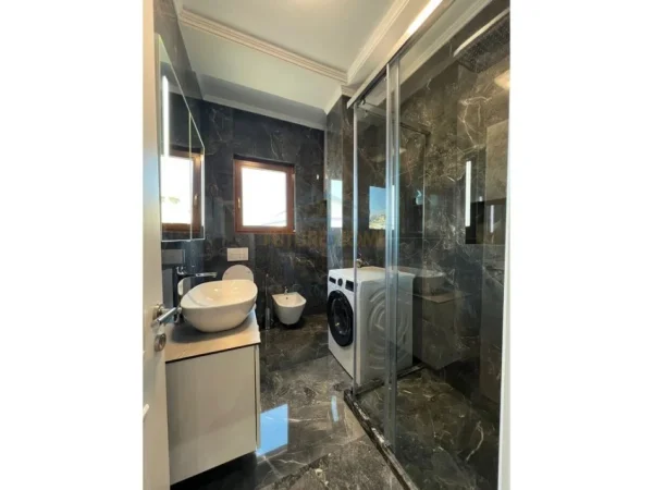 Shqiperi, jepet me qera apartament 1+1 Kati 5, 65 m² 600 € (Shkolla e Baletit)