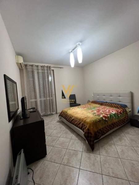 Tirane, jepet me qera apartament 2+1+Ballkon Kati 3, 115 m² 650 € (KOMUNA E PARISIT)