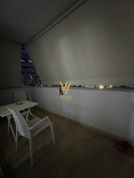 Tirane, jepet me qera apartament 2+1+Ballkon Kati 3, 115 m² 650 € (KOMUNA E PARISIT)