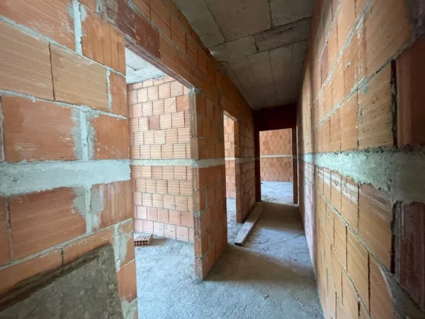 Tirane, shitet apartament 2+1+Ballkon Kati 3, 114 m² 250.000 € (Liqeni Thate)