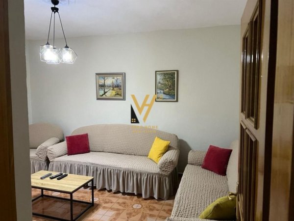 Tirane, jepet me qera apartament 2+1+Ballkon Kati 5, 75 m² 600 € (ISH EKSPOZITA)