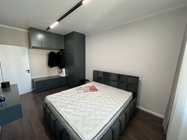 Tirane, jepet me qera apartament 1+1 Kati 9, 75 m² 800 € (Rruga Elbasanit)