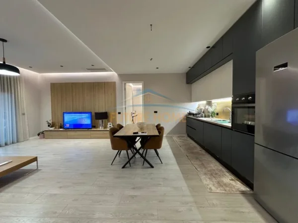 Tirane, jepet me qera apartament 3+1 Kati 2, 172 m² 1.800 € (deliorgji)
