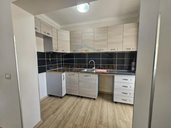 Tirane, shitet apartament duplex 3+1+Ballkon Kati 5, 112 m² 160.000 € (Tregu Elektrik)