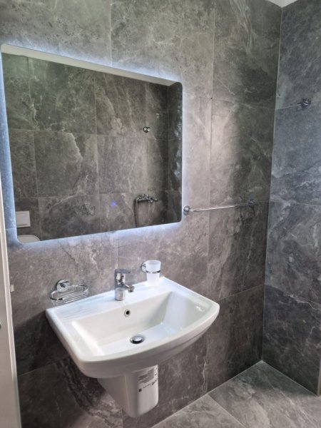Tirane, jepet me qera apartament 1+1+Ballkon Kati 1, 50 m² 350 € (Univers City)