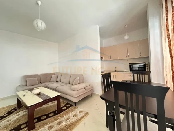 Tirane, jepet me qera apartament 1+1 Kati 1, 97 m² 400 € (unaza e re)