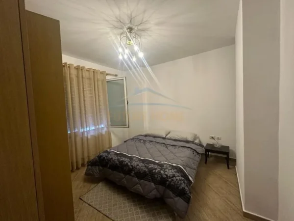 Tirane, jepet me qera apartament 1+1+Ballkon Kati 6, 113 m² 600 € (Bulevardi Zhan Dark)