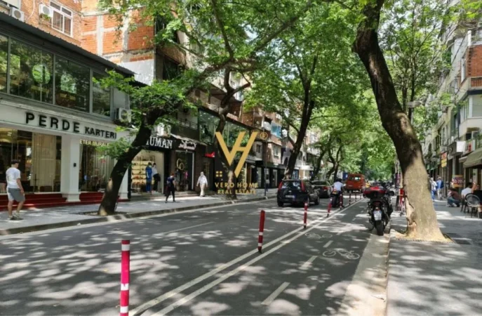 Tirane, shitet dyqan Kati 0, 80 m² 1.000.000 € (RRUGA MYSLYM SHYRI)