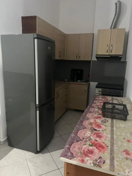 Tirane, jepet me qera apartament 2+1 Kati 2, 80 m² 400 € (Jepet me Qera Super Apartamenti 2+1 ne Astir Perballe Sanatana.)