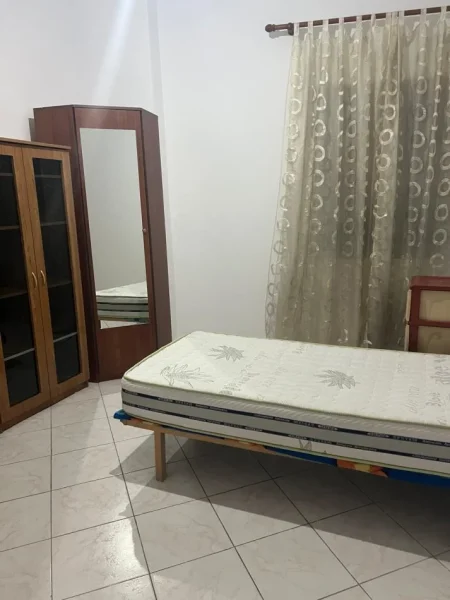 Tirane, jepet me qera apartament 2+1 Kati 2, 80 m² 400 € (Jepet me Qera Super Apartamenti 2+1 ne Astir Perballe Sanatana.)