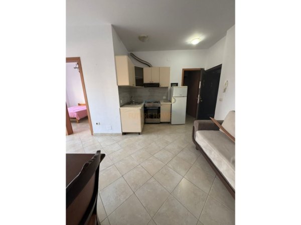 Tirane, jepet me qera apartament 1+1+Ballkon Kati 5, 54 m² 450 € (Rruga Panorama)