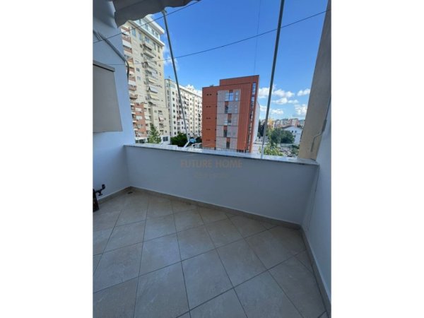 Tirane, jepet me qera apartament 1+1+Ballkon Kati 5, 54 m² 450 € (Rruga Panorama)
