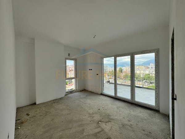 Tirane, shitet apartament 3+1 Kati 6, 246 m² 468.000 € (Zogu i Zi)