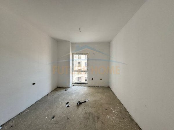 Tirane, shitet apartament 3+1 Kati 6, 246 m² 468.000 € (Zogu i Zi)