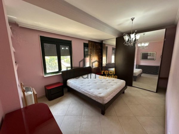 Tirane, jepet me qera apartament 3+1+Ballkon Kati 2, 125 m² 800 € (Rruga e Bogdaneve)
