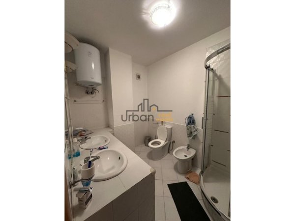 Tirane, jepet me qera apartament 3+1+Ballkon Kati 2, 125 m² 800 € (Rruga e Bogdaneve)