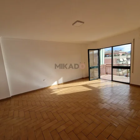 Tirane, jepet me qera ambjent biznesi Kati 12, 157 m² 1.300 € (Blloku)