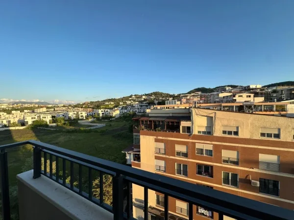 Tirane, jepet me qera apartament 2+1+Ballkon Kati 5, 110 m² 1.500 € (LIQENI I THATE)