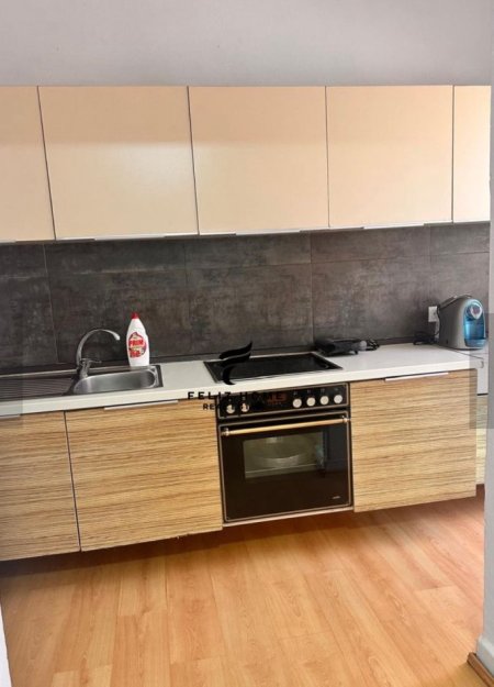 Tirane, jepet me qera apartament 1+1+Ballkon Kati 2, 50 m² 550 € (MYSLYM SHYRI)