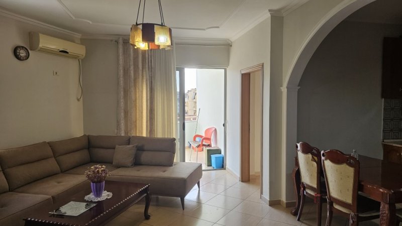 Tirane, jepet me qera apartament 2+1+Ballkon Kati 2, 106 m² 450 € (Muhamet Deliu Fresk)