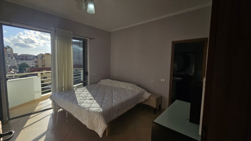 Tirane, jepet me qera apartament 2+1+Ballkon Kati 2, 106 m² 450 € (Muhamet Deliu Fresk)