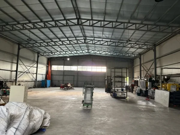 Tirane, jepet me qera magazine , 600 m² 2.400 € (Kamez)