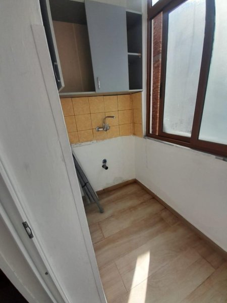Tirane, jepet me qera apartament 1+1 Kati 2, 60 m² (JEPET ME QERA SUPER APARTAMENTI 1+1 NE RRUGEN E KAVAJES)