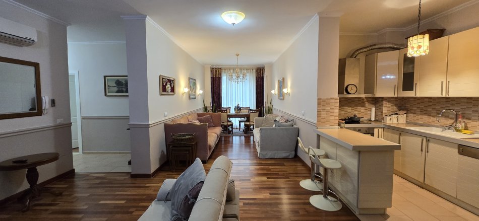 Apartament 2+1+Garazh pranë Kopshtit Zoologjik per vetem 1000 euro/muaj
