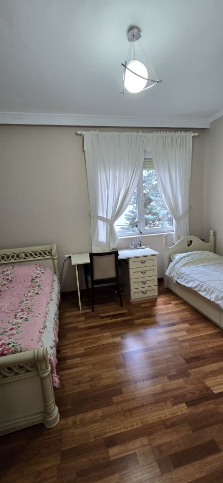 Apartament 2+1+Garazh pranë Kopshtit Zoologjik per vetem 1000 euro/muaj