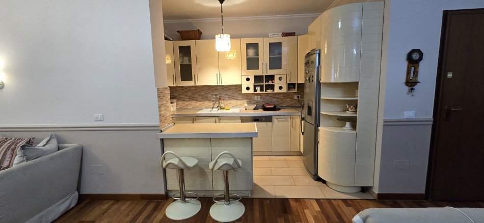 Apartament 2+1+Garazh pranë Kopshtit Zoologjik per vetem 1000 euro/muaj