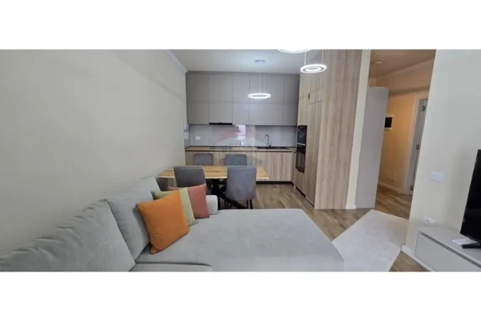Ofrohet me qira, apartament (1+1+) plus postparkim te Liqeni i Thate