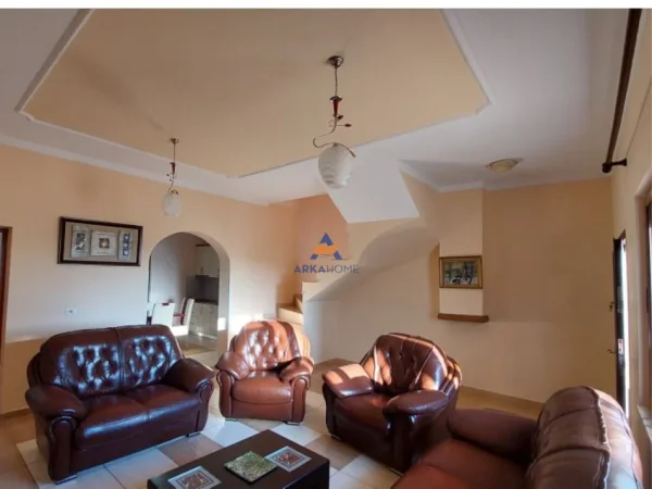 Tirane, shitet Vile 3+1+Aneks+Ballkon Kati 3, 169 m² 270.000 € (DALIP TOPI)