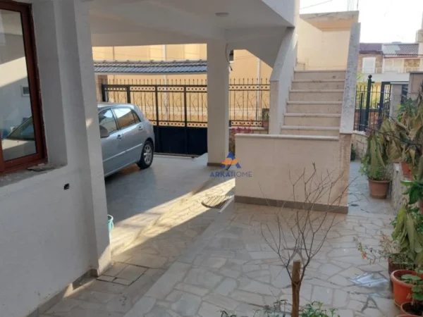 Tirane, shitet Vile 3+1+Aneks+Ballkon Kati 3, 169 m² 270.000 € (DALIP TOPI)