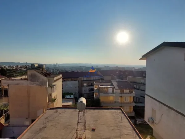 Tirane, shitet Vile 3+1+Aneks+Ballkon Kati 3, 169 m² 270.000 € (DALIP TOPI)