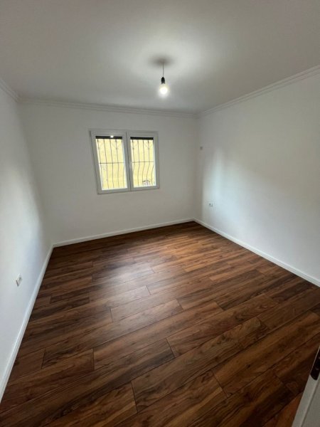 Tirane, shes apartament 1+1+Aneks+Ballkon Kati 1, 59 m² 122.000 € (Pallati me Shigjeta)