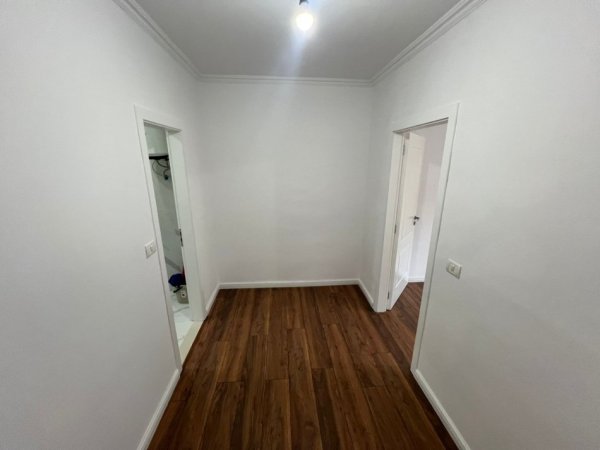 Tirane, shes apartament 1+1+Aneks+Ballkon Kati 1, 59 m² 122.000 € (Pallati me Shigjeta)