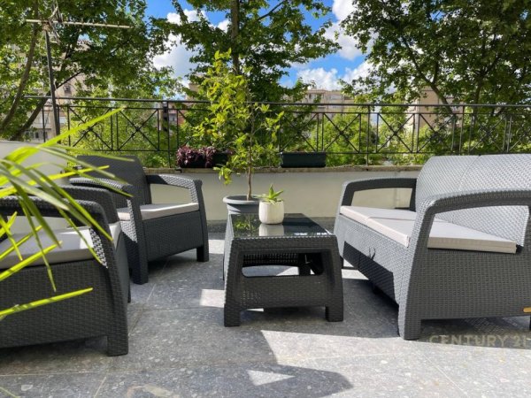 Tirane, shitet garsonier 1+1 Kati 2, 48 m² 170.000 € (Brryli)