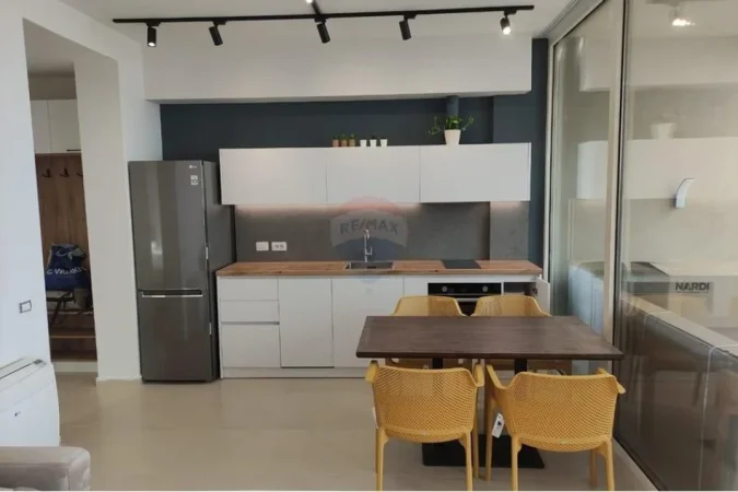 Dhermi - Palase, shitet Vile , 600.000 € (Palase)