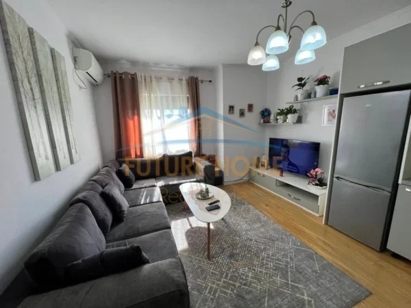 Tirane, shitet apartament 2+1 Kati 6, 88 m² 102.000 € (Rruga Kristof Kissi)