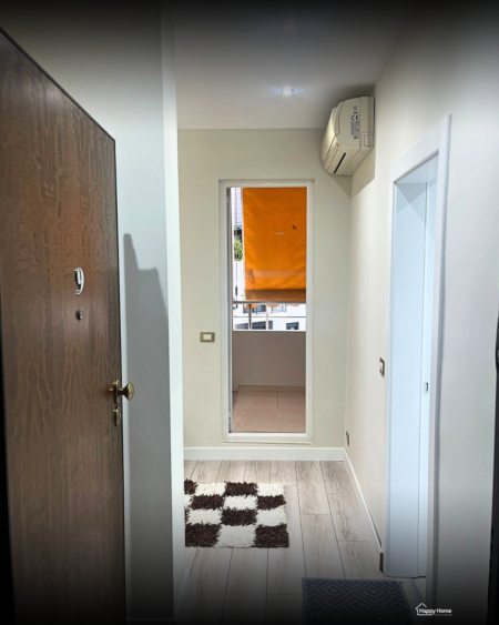 Tirane, jepet me qera apartament 1+1+Ballkon Kati 9, 70 m² 900 € (Rruga kosovareve)